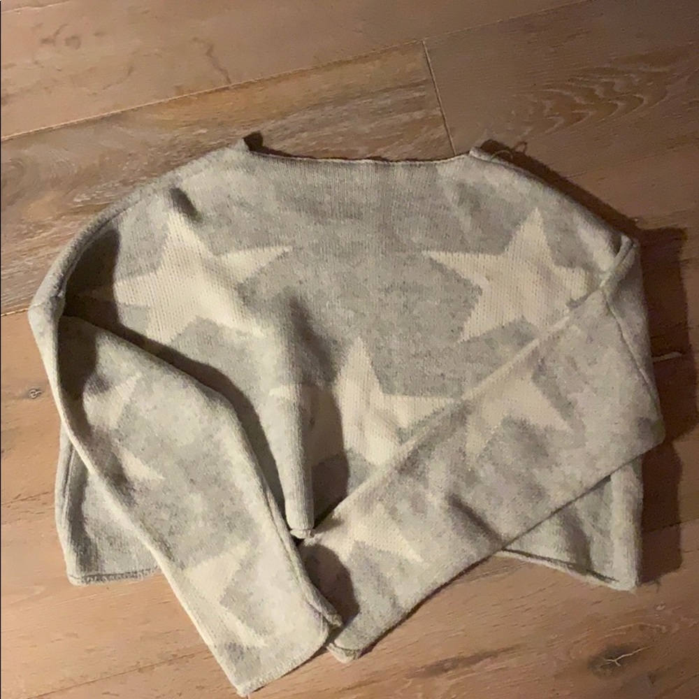 cropped sweater with stars